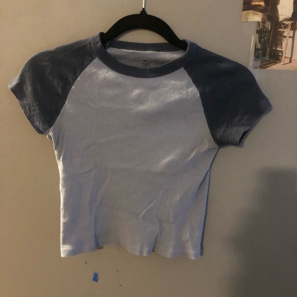 Brandy Melville Tops - Brandy Melville Bella tee